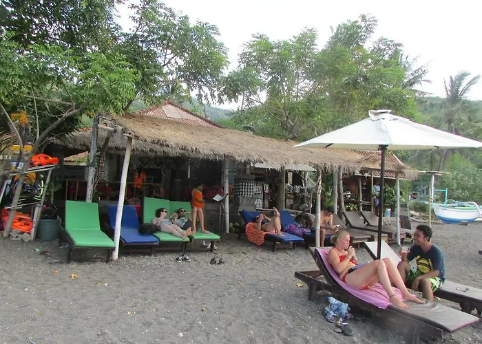 Guest house Warung Jemeluk & 2*