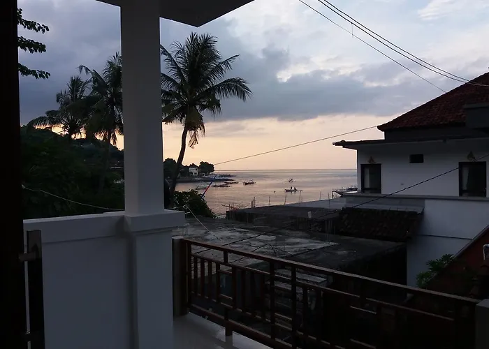 Warung Jemeluk &
