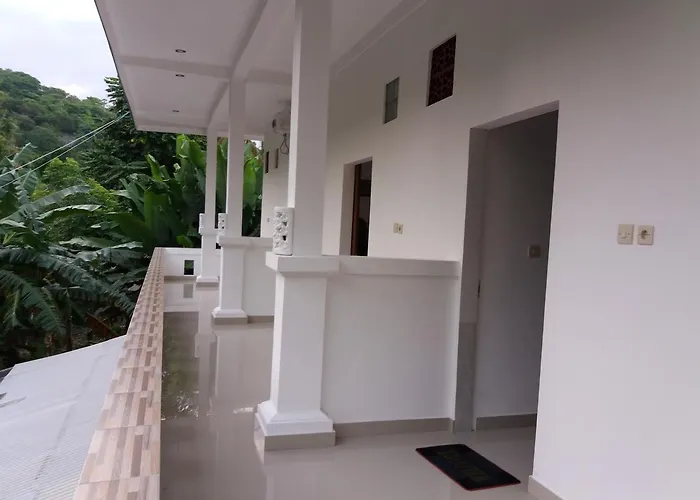 Guest house Warung Jemeluk &