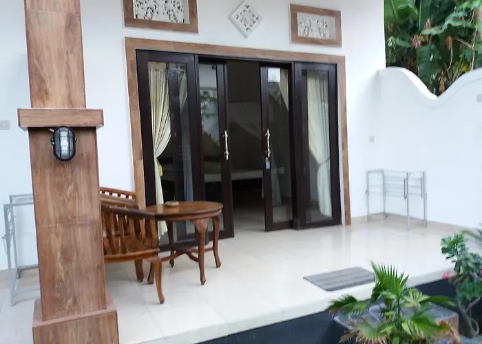 Warung Jemeluk & Guest house 2*