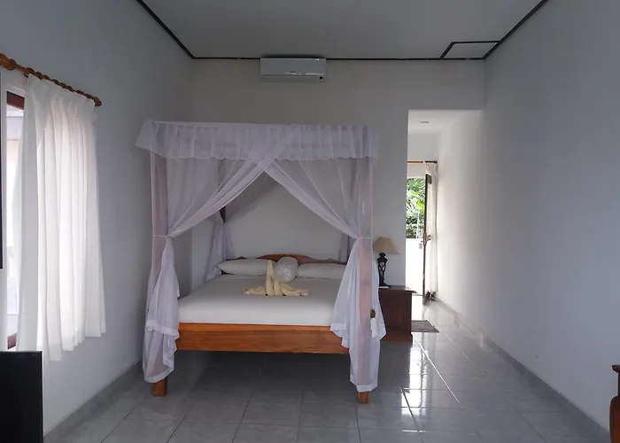 Guest house Warung Jemeluk & 2*