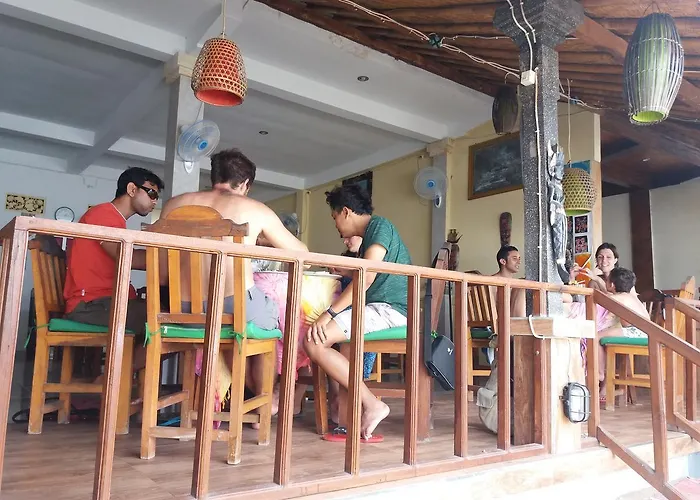 Warung Jemeluk &